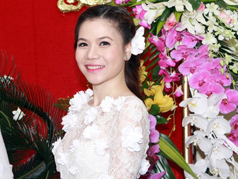 Mỹ Dung xinh đẹp dịu dàng trong lễ ăn hỏi Mỹ Dung xinh đẹp dịu dàng trong lễ ăn hỏi
