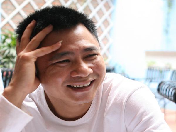 Tự Long: Hài sân khấu, “gấu” ngoài đời Tự Long: Hài sân khấu, “gấu” ngoài đời