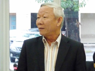 Chưa quan tâm mô hình chính quyền địa phương Luật sư Đỗ Pháp (đại diện Đoàn Luật sư Đà Nẵng) cho rằng dự thảo quy định về quyền con người còn chung chung Ảnh: Nam Cường