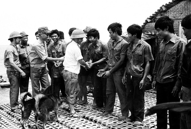 CQ-88: Trường Sa những ngày không thể quên (II) CQ-88: Trường Sa những ngày không thể quên (II)