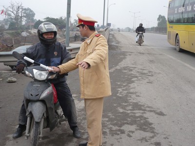 CSGT không được xử phạt xe máy không chứng nhận an toàn kỹ thuật CSGT không được xử phạt xe máy không chứng nhận an toàn kỹ thuật