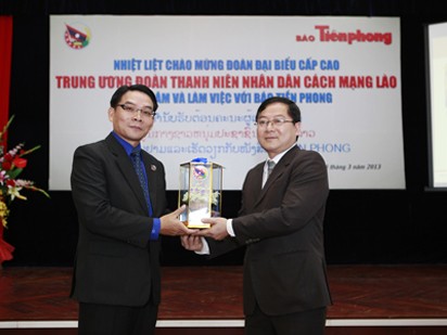 Đoàn TN NDCM Lào thăm, làm việc với Báo Tiền Phong Đoàn TN NDCM Lào thăm, làm việc với Báo Tiền Phong