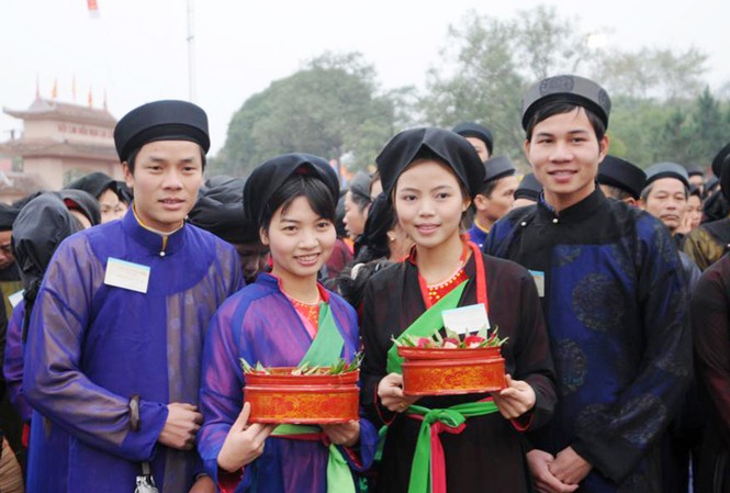 Các liền anh, liền chị xinh tươi trẩy hội Lim Các liền anh, liền chị xinh tươi trẩy hội Lim