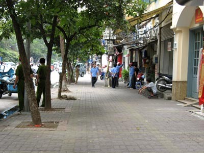 Đề xuất thành lập cảnh sát đô thị kiểm tra vỉa hè Đề xuất thành lập cảnh sát đô thị kiểm tra vỉa hè