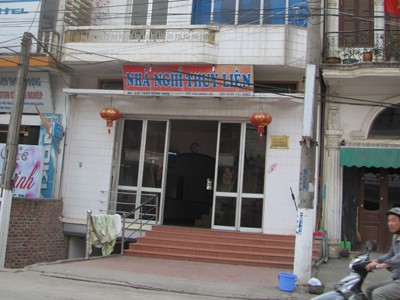 Ba công an trấn lột tiền gái mại dâm Ba công an trấn lột tiền gái mại dâm
