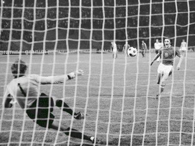 Đá phạt đền theo kiểu Panenka Đá phạt đền theo kiểu Panenka