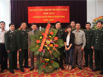 'Tiền Phong' luôn đồng hành cùng người lính Biên phòng 'Tiền Phong' luôn đồng hành cùng người lính Biên phòng
