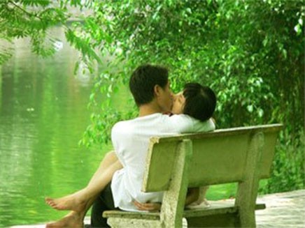 Nguy hiểm rình rập 'tình công viên' Nguy hiểm rình rập 'tình công viên'