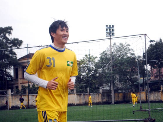 Công Vinh: ‘Tôi muốn gắn bó với SLNA trọn đời’ Công Vinh: ‘Tôi muốn gắn bó với SLNA trọn đời’
