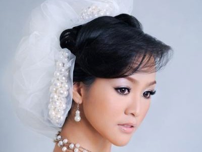 Trang điểm lộng lẫy cho cô dâu Trang điểm lộng lẫy cho cô dâu