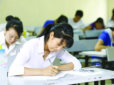 Tuyển sinh Đại học: Không thể để điểm sàn quá thấp Tuyển sinh Đại học: Không thể để điểm sàn quá thấp