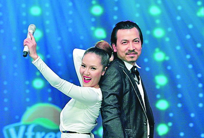 Cù Trọng Xoay:
Dù lên 'mây' vẫn không muốn 'bay' Cù Trọng Xoay:
Dù lên 'mây' vẫn không muốn 'bay'