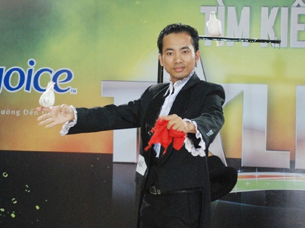 Khi thủ lĩnh Đoàn là ảo thuật gia Ngọc Tân tại Vietnam's Got Talent
