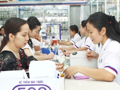 Dược sĩ chê bệnh viện Nhà thuốc đạt chuẩn GPP cần dược sĩ đại học tư vấn thuốc cho người bệnh với lương cao khiến bệnh viện bói không ra dược sĩ Ảnh: L.N