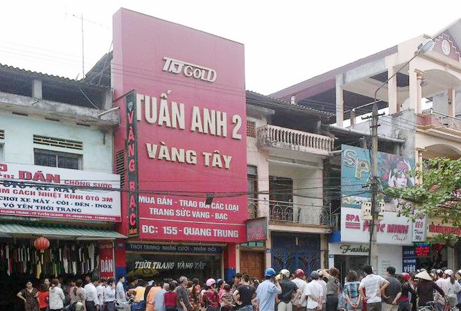 Cướp tiệm vàng táo tợn ở Tuyên Quang Vụ cướp tại tiệm vàng Tuấn Anh 2 gây sự chú ý của đông đảo dư luận