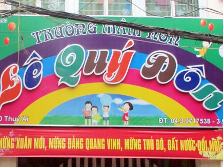 Kỷ luật cô giáo nhờ học sinh bê thùng Kỷ luật cô giáo nhờ học sinh bê thùng