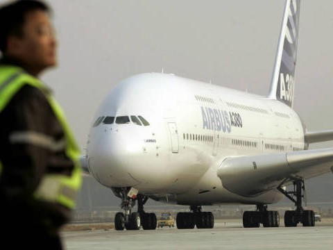 Lệnh kiểm tra toàn bộ Airbus A380 do bị rạn nứt Lệnh kiểm tra toàn bộ Airbus A380 do bị rạn nứt