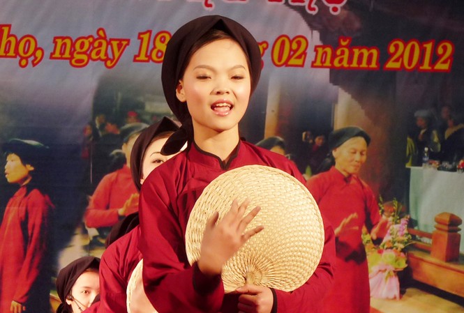 Hát Xoan lại… Chơi bợm gái Một đoạn hát trong chặng Chơi bợm gái. Ảnh: Phúc An Chi