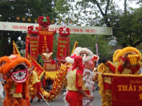 Hoà chung “khát vọng xanh” mùa Festival 2012 Hoà chung “khát vọng xanh” mùa Festival 2012