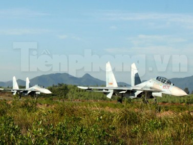 Clip Su-27 VN tác chiến diệt địch trên Biển Đông Clip Su-27 VN tác chiến diệt địch trên Biển Đông