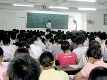 SV Cao đẳng năm cuối dồn sức 'ôn thi đại học cấp tốc' SV Cao đẳng năm cuối dồn sức 'ôn thi đại học cấp tốc'