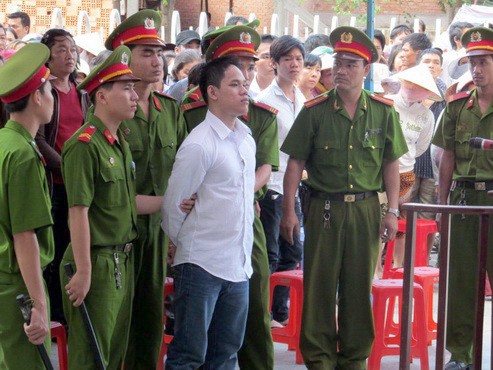 Lãnh án tử hình vì “tra tấn” người yêu đến chết Lãnh án tử hình vì “tra tấn” người yêu đến chết