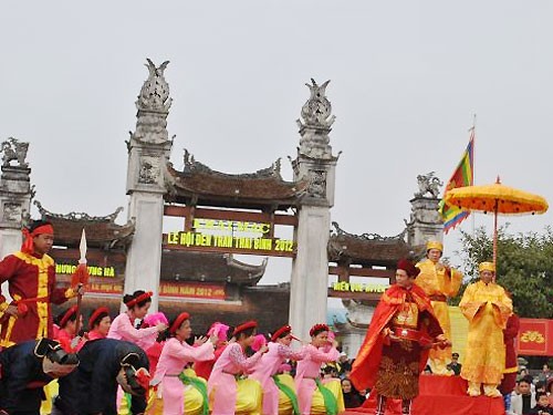 Thất vọng với Lễ hội đền Trần tỉnh Thái Bình Thất vọng với Lễ hội đền Trần tỉnh Thái Bình