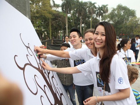 Hơn 300 thanh niên hưởng ứng Giờ Trái Đất Hơn 300 thanh niên hưởng ứng Giờ Trái Đất