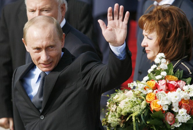 Những chiêu bẩn nhằm hạ uy tín ông Putin Ông Putin vẫn được ủng hộ cao
