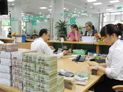 Ngân hàng rục rịch giảm lãi vay Ngân hàng rục rịch giảm lãi vay