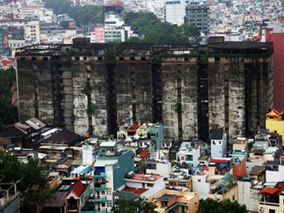 TPHCM: Chung cư chờ sập hoang tàn đáng sợ TPHCM: Chung cư chờ sập hoang tàn đáng sợ