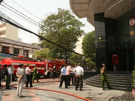 Cháy chi nhánh ngân hàng Techcombank Cháy chi nhánh ngân hàng Techcombank