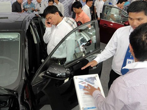 Cấm mua ôtô, xe máy bằng tiền mặt: Câu hỏi lộ trình Cấm mua ôtô, xe máy bằng tiền mặt: Câu hỏi lộ trình