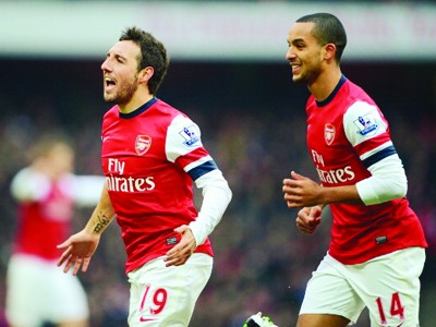 Arsenal mang đội hình xịn sang Việt Nam Arsenal mang đội hình xịn sang Việt Nam