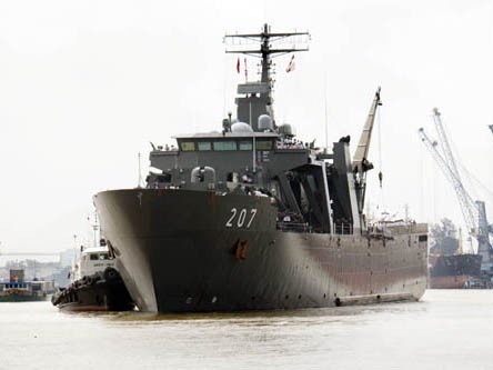 Tàu đổ bộ Singapore thăm TP.Hồ Chí Minh Tàu đổ bộ Singapore thăm TP.Hồ Chí Minh