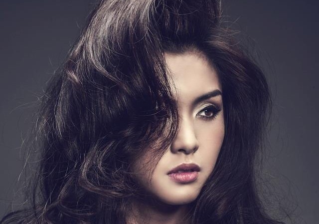 Hà Tăng khoe vẻ đẹp 'sắc lạnh' trong bồn tắm Hà Tăng khoe vẻ đẹp 'sắc lạnh' trong bồn tắm