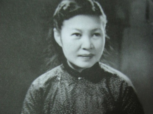 Thắp nén hương lòng dâng tặng anh Thắp nén hương lòng dâng tặng anh