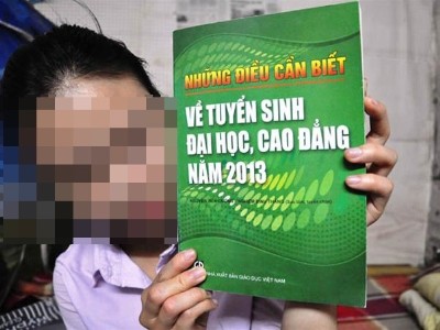 Nhiều thiếu sót trong cuốn “Những điều cần biết…” Cuốn sách Những điều cần biết của Nhà xuất bản Giáo Dục VN phát hành. Ảnh: Quang Thế