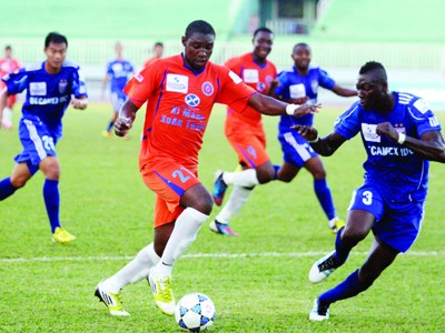 Những ông Tây khai màn V-League Những ông Tây khai màn V-League