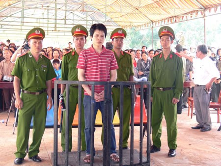 Tử hình hung thủ hiếp, giết bé gái 11 tuổi Tử hình hung thủ hiếp, giết bé gái 11 tuổi