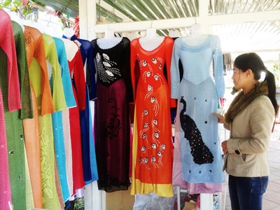 Triển lãm sản phẩm len của phụ nữ khuyết tật Triển lãm sản phẩm len của phụ nữ khuyết tật