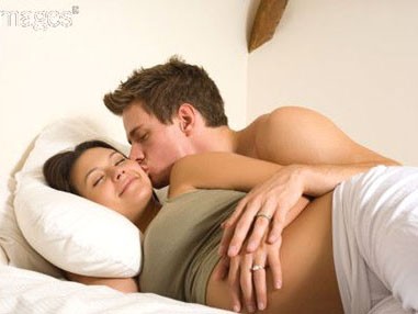 “Yêu” khi mang bầu có làm con dị tật? “Yêu” khi mang bầu có làm con dị tật?