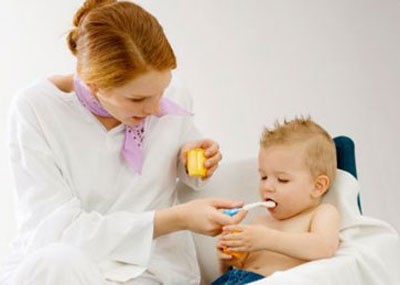 Bé thường xuyên ói sau ăn, phải làm sao? Bé thường xuyên ói sau ăn, phải làm sao?