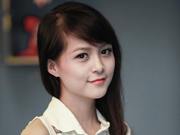 Hoa khôi iMiss Thăng Long -không hở vẫn gợi cảm Hoa khôi iMiss Thăng Long -không hở vẫn gợi cảm