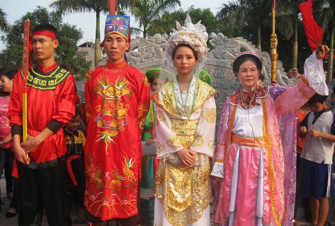 Độc đáo lễ hội kén rể cho nữ tướng Lê Hoa Độc đáo lễ hội kén rể cho nữ tướng Lê Hoa