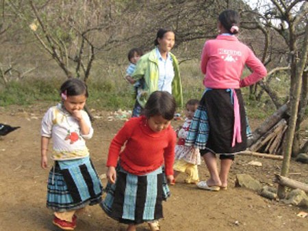 Chàng trai H'Mông thật thà kể chuyện động phòng Chàng trai H'Mông thật thà kể chuyện động phòng