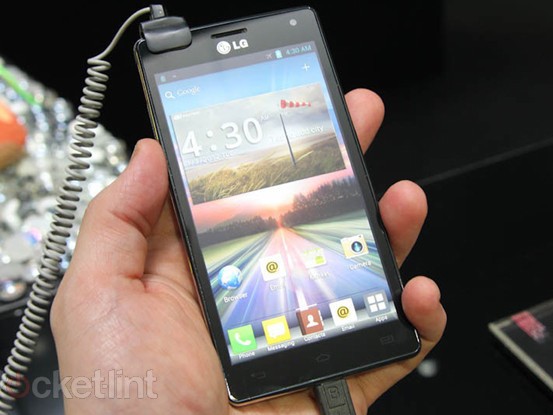 LG ra mắt 'dế' nặng kí LG ra mắt 'dế' nặng kí