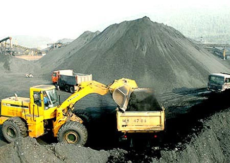 Vinacomin đề nghị tăng giá ban than cho điện Vinacomin đề nghị tăng giá ban than cho điện