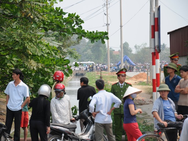 Con rể Chủ tịch tỉnh Vĩnh Phúc làm việc với CQĐT Con rể Chủ tịch tỉnh Vĩnh Phúc làm việc với CQĐT