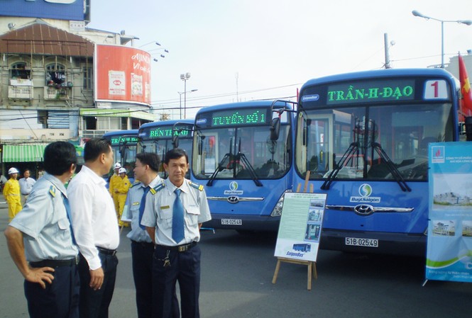 Hành khách, nhà đầu tư, thích xe buýt sạch Xe buýt CNG ngày càng thu hút nhà đầu tư và người dân Ảnh: LT